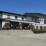 伦纳酒店 3*