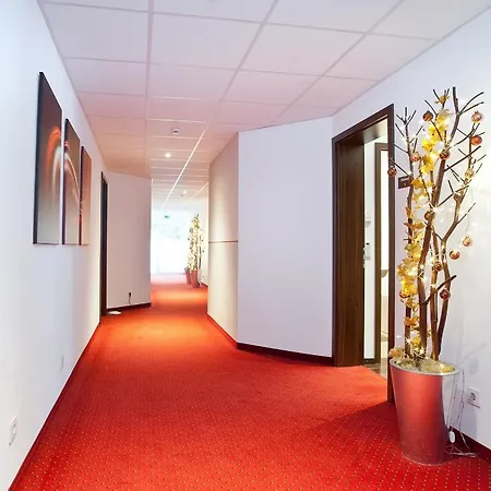 Hotel-renner فندق Buchbach