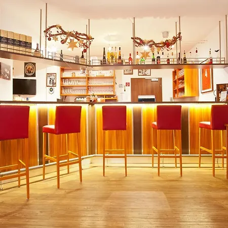 伦纳酒店 Buchbach