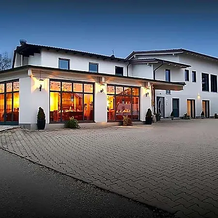 伦纳酒店 Buchbach