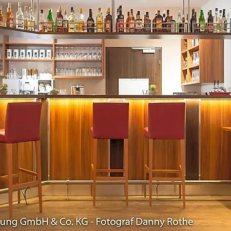 伦纳酒店