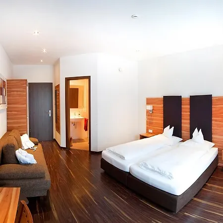 Hotel Hotel-renner 3*